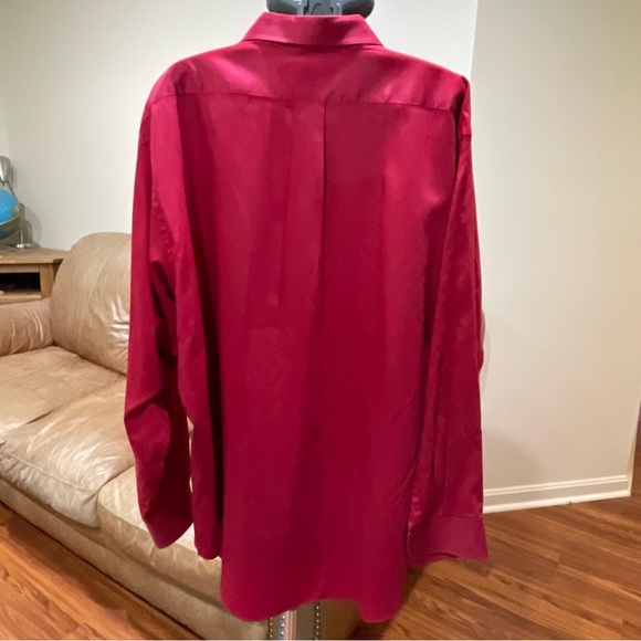 VGUC Van Heusen Deep Red Button-Down Dress Shirt - Picture 2 of 7